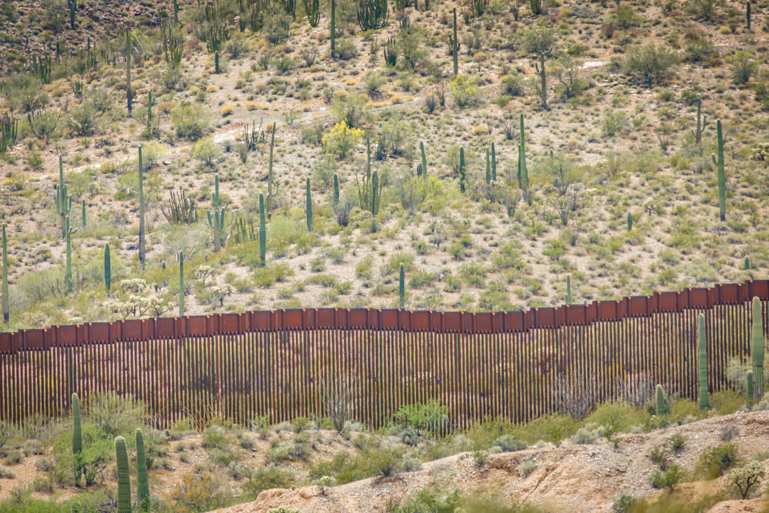 Border wall between Arizona and Mexico